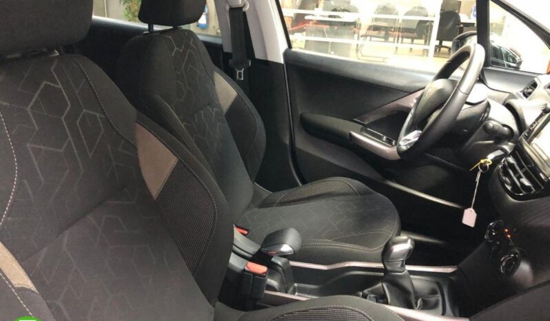 PEUGEOT – 2008 – Style 1.6 BlueHDi 100 lleno